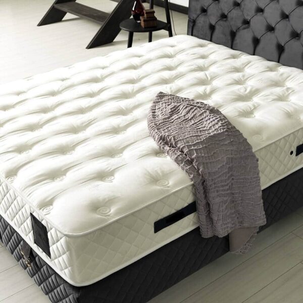 Gecapitonneerde Boxspring met opbergruimte Lucca